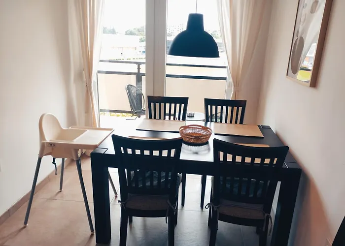 Sunny Aura Beach Apartment - Spacious And Bright, With Parking
