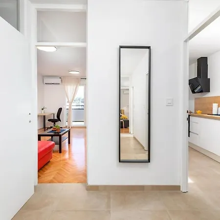 Sunny Aura Beach Apartment - Spacious And Bright, With Parking Pula Exterior photo