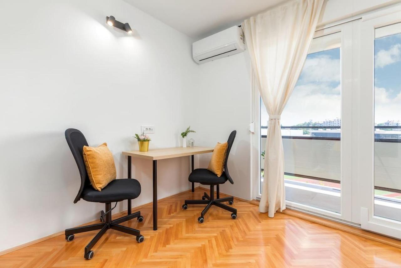 Sunny Aura - Spacious And Bright, With Parking Pula