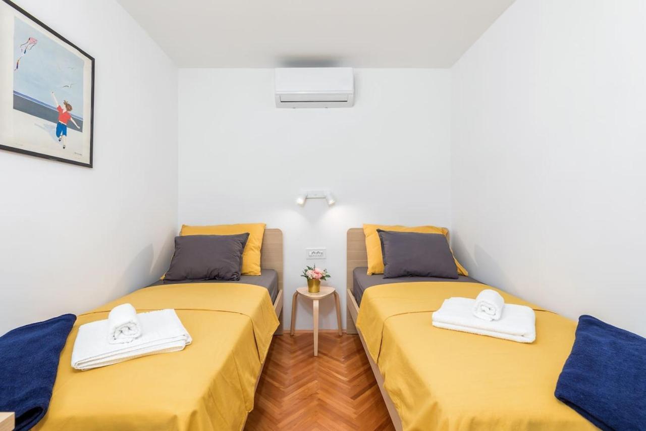 Sunny Aura - Spacious And Bright, With Parking *